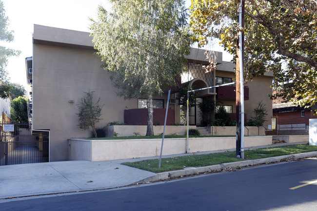 Sherman Oaks Apartments in Sherman Oaks, CA - Building Photo - Primary Photo