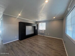 43119 7th St E in Lancaster, CA - Building Photo - Building Photo