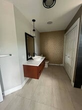 162 Wesley St in Moncton, NB - Building Photo - Building Photo