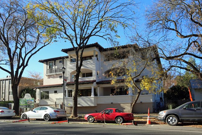 Mission Villas Condominiums in Davis, CA - Building Photo - Building Photo