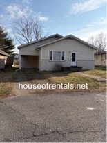 516 N 21st St in Herrin, IL - Building Photo