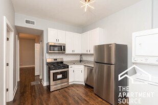 1918 N Wilmot Ave, Unit 3R in Chicago, IL - Building Photo