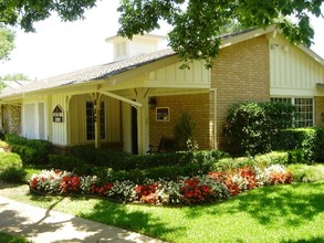 Plantation West in Hurst, TX - Foto de edificio - Building Photo