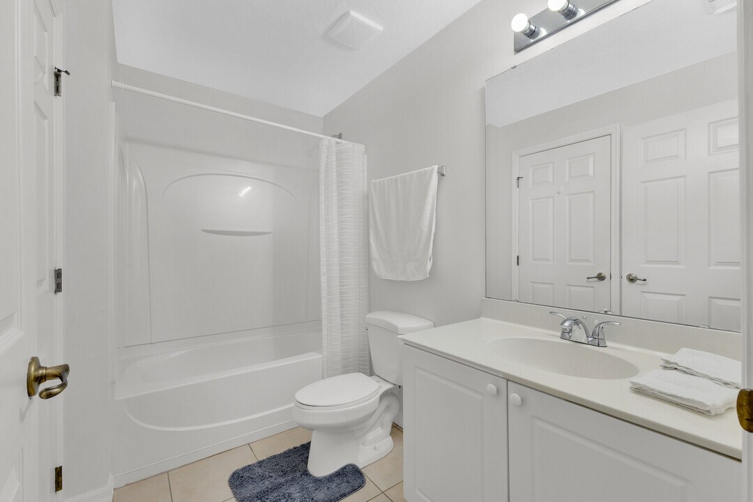 2855 Club Cortile Cir in Kissimmee, FL - Building Photo