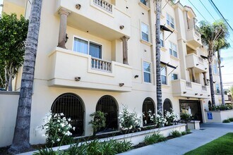 Parc St Clair East in Studio City, CA - Building Photo - Building Photo