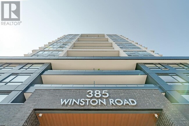 385 Winston Rd in Grimsby, ON - Building Photo - Building Photo