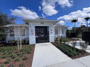 4667 Hollister Ave in Greenacres, FL - Building Photo - Building Photo