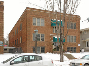 929 Goodrich Ave in St. Paul, MN - Building Photo - Building Photo