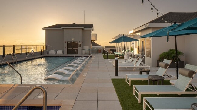 7th & Oak in Tampa, FL - Foto de edificio - Building Photo