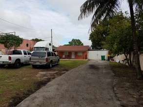 3026 NW 32nd Ave in Miami, FL - Building Photo - Building Photo