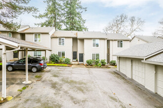 Sleepy Hollow Apartments in Tigard, OR - Building Photo - Building Photo