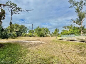 4800 Rock Sound Rd in Saint James City, FL - Foto de edificio - Building Photo