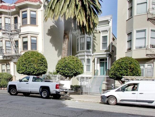 1730 Pacific Ave in San Francisco, CA - Building Photo - Building Photo