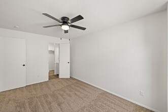 221 E McKinley Ave in Des Moines, IA - Building Photo - Building Photo