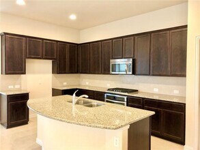509 Vista Gardens Dr in Buda, TX - Building Photo - Building Photo