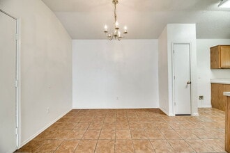 10340 Blackjack Oaks Dr in Dallas, TX - Building Photo - Building Photo
