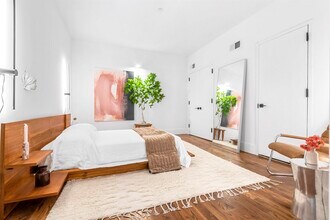 380 Montgomery St in Jersey City, NJ - Building Photo - Building Photo