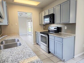 16747 Starboard View Dr in Friendswood, TX - Foto de edificio - Building Photo