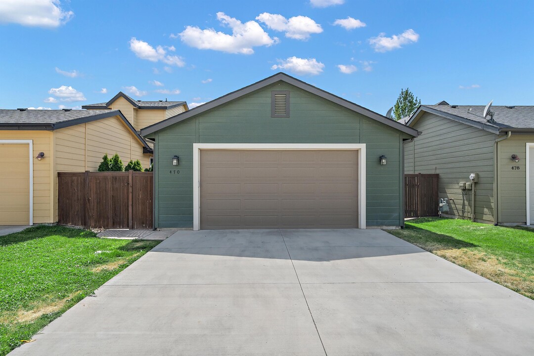 470 W Peck St in Meridian, ID - Foto de edificio
