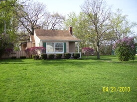 115 E Montrose St in Youngstown, OH - Building Photo