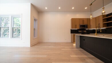 4747 N Beacon St in Chicago, IL - Building Photo - Building Photo