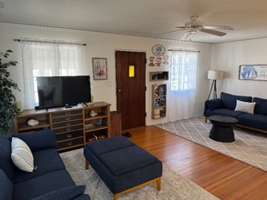 814 Encino Ln in Coronado, CA - Building Photo - Building Photo