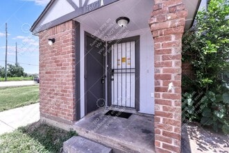 12607 Veterans Memorial Dr in Houston, TX - Building Photo - Building Photo