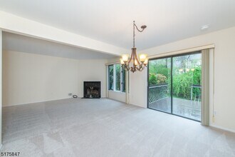 71 Patriots Rd in Morris Plains, NJ - Building Photo - Building Photo