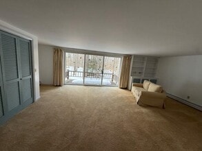 326 Old Main St in New London, NH - Building Photo - Building Photo