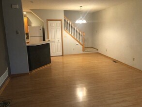 1939 Bluestem Ln in St. Paul, MN - Building Photo - Building Photo