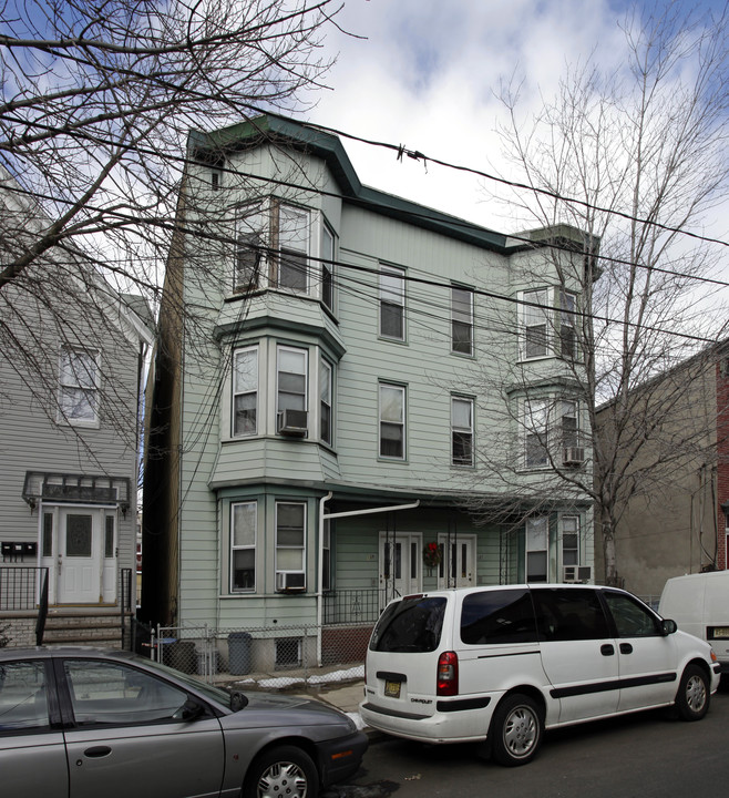 119-121 Webster Ave in Jersey City, NJ - Building Photo