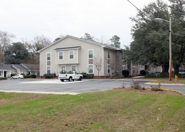 The Oaks Apartments in Conway, SC - Foto de edificio - Building Photo