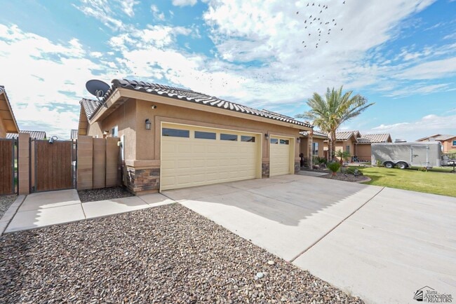 4429 W 25th Ln in Yuma, AZ - Building Photo - Building Photo