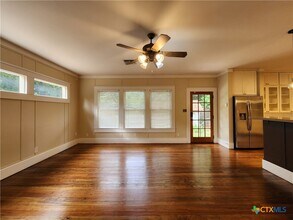 709 W Coll St in New Braunfels, TX - Building Photo - Building Photo