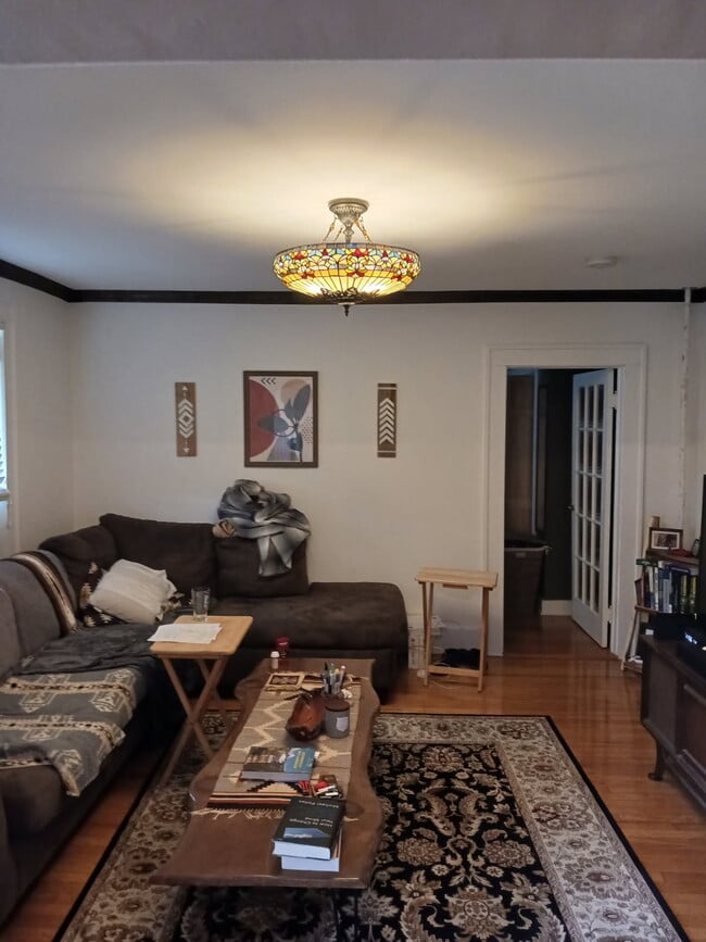 21 Center St, Unit 21 center st Easthampton in Easthampton, MA - Foto de edificio - Building Photo