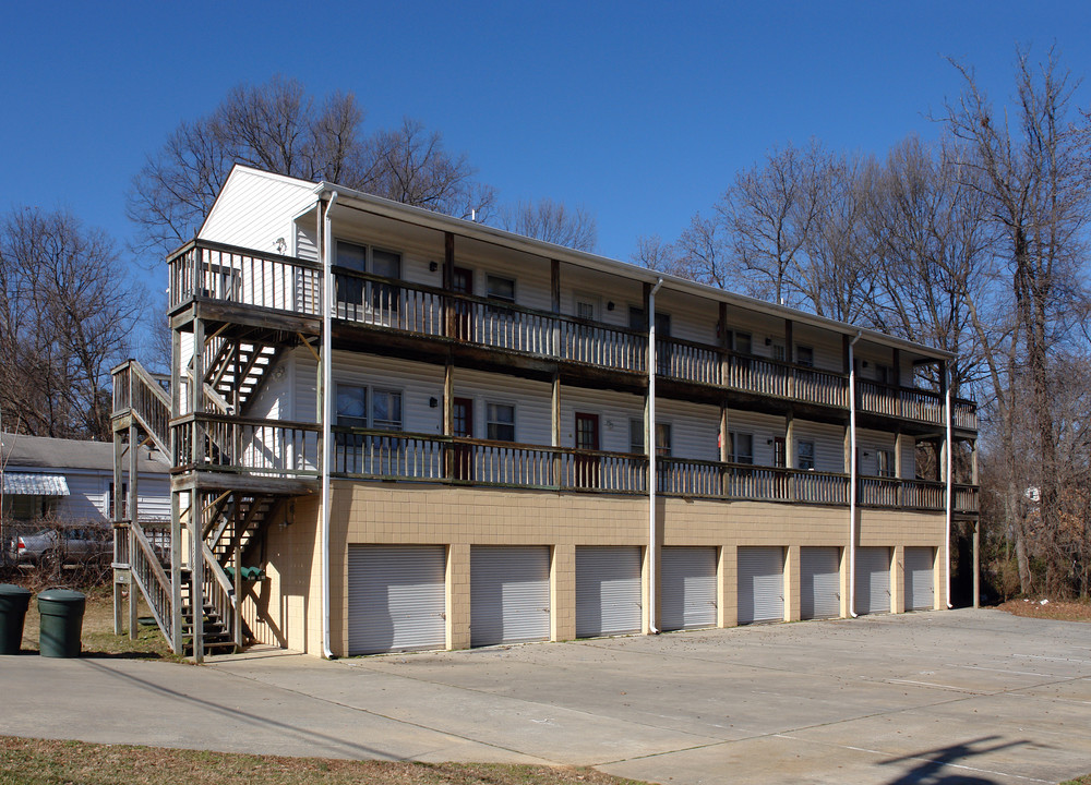 1808 Sherwood St in Greensboro, NC - Building Photo