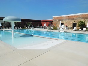 Liberty Crest Apartments in Lorton, VA - Foto de edificio - Building Photo