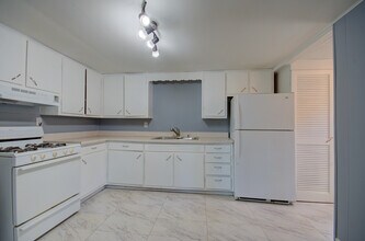 2024 Plainfield Rd in Crest Hill, IL - Building Photo - Building Photo