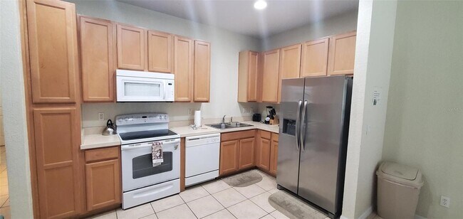 2382 Caravelle Cir in Kissimmee, FL - Foto de edificio - Building Photo