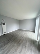 201 N Montague Ave in Fullerton, CA - Foto de edificio - Building Photo