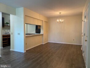 2004 Waters Edge Dr in Newark, DE - Building Photo - Building Photo