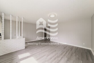 2221 N Northcrest Dr in Peoria, IL - Building Photo - Building Photo