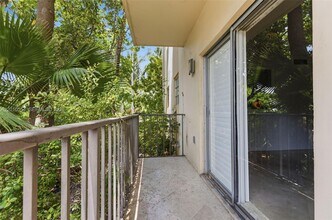 821 Euclid Ave in Miami Beach, FL - Building Photo - Building Photo