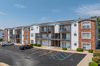 Springhill Falls Apartments in Bolivar, MO - Building Photo - Building Photo