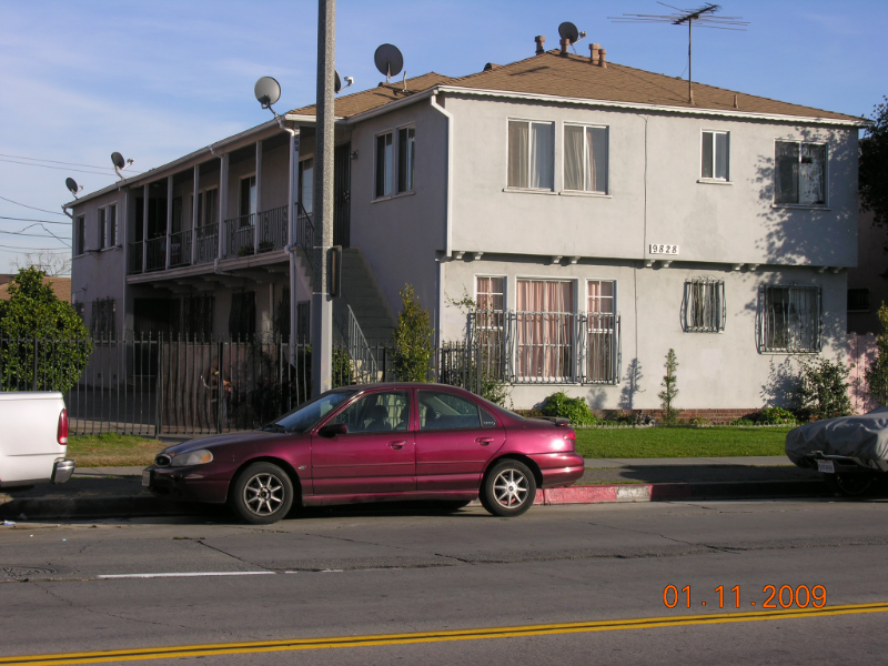 9828 State St in South Gate, CA - Building Photo