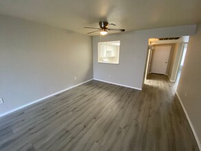 1908 Desert Falls Ct in Las Vegas, NV - Building Photo - Building Photo