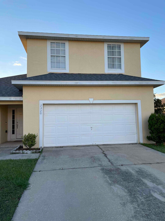 2320 Andrews Valley Dr in Kissimmee, FL - Building Photo