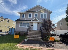 46 Lincoln Pl in Massapequa, NY - Building Photo