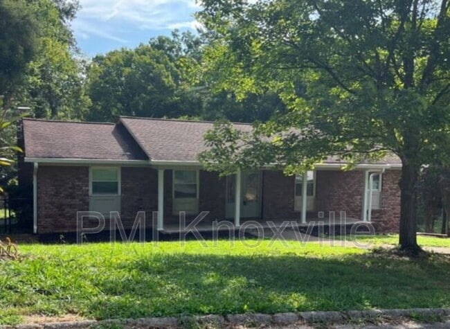 property at 612 W Meadecrest Dr