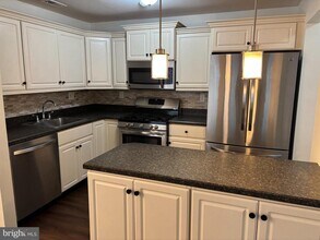 407 Diamond Dr in Newtown, PA - Building Photo - Building Photo